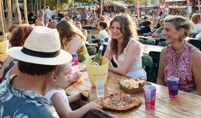 Patrons drinking from bettercup custom tumblers at Darwin Festival.